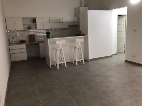 Imagen 11 de 14 de Departamento Tipo Casa En Venta En Avellaneda Oeste