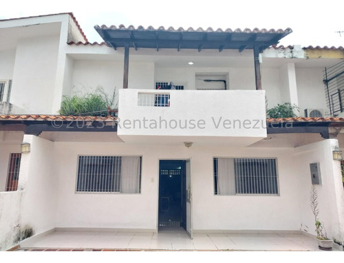 Townhouse En Venta En El Portal Valencia Carabobo 24-6311, Eloisa Mejia