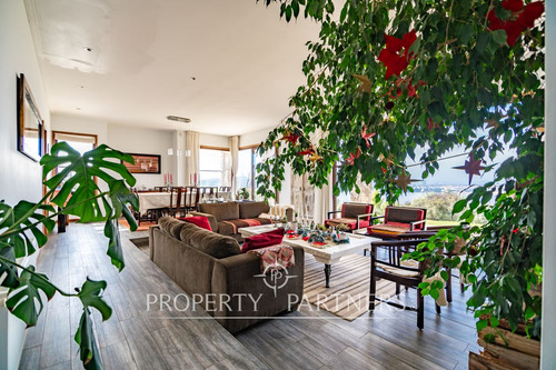 Increíble Casa Mediterranea En Venta Con Gran Terr...