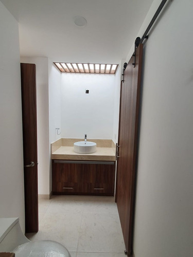 Residencia En Portanova, De Autor, Jardín, Sala Tv, 3 Recamaras, De Lujo