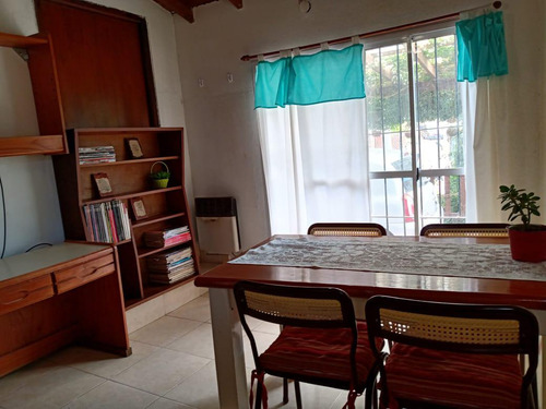 Casa En Venta - 4 Dormitorios 2 Baños - Cochera - 182mts2 - Villa Gesell