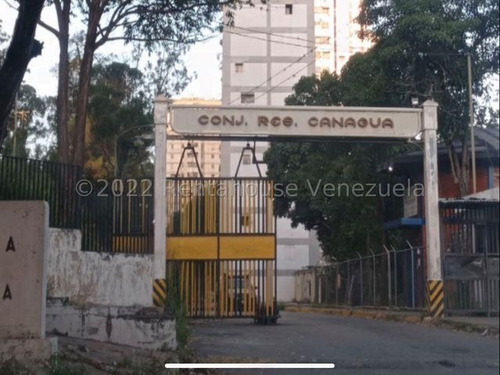 Apartamento A La Venta En  Caricuao #23-10797: Jose Luis