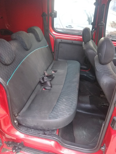 Imagen 5 de 6 de Renault Kangoo 2016 1.6 Furgon Ph3 Confort 5as Lc