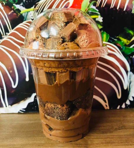 Imagem 10 de 11 de Copo 330ml Tampa Bolha Com Furo 100 Un ( 12 Oz) Cristal