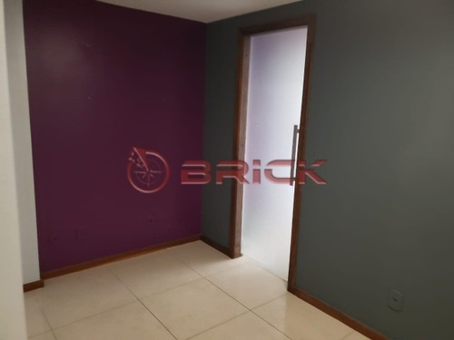 Imagem 3 de 9 de Sala Comercial Com 31 M² No Centro. - Sa00114 - 68779291