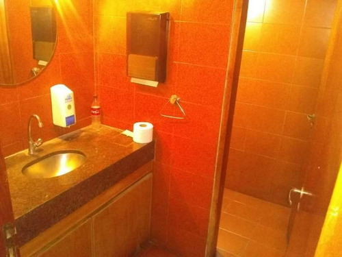 Imagen 11 de 17 de Cnel. Olmedo 100 Local 538 Ms2 4 Baños Cocina 4 Ingresos