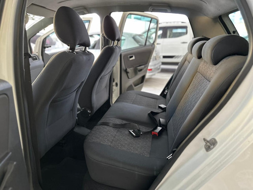 Volkswagen Fox 1.6 Vht Trend Total Flex 5p