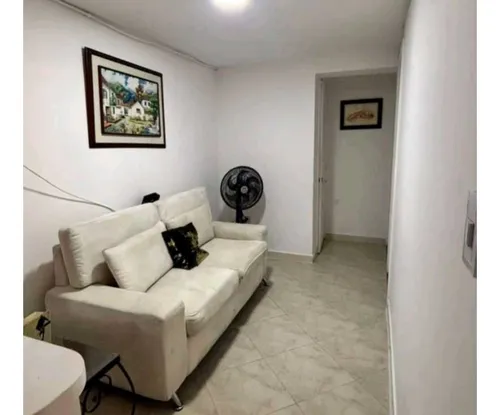 Venta De Casa + Apartaestudio, Primer Piso, Licencia Airbnb, Laureles