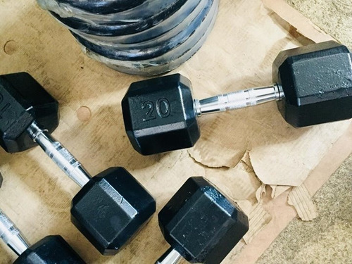 Dumbell Hexagonal Pintado Par 22 Kg A 32 Kg Sem Suporte