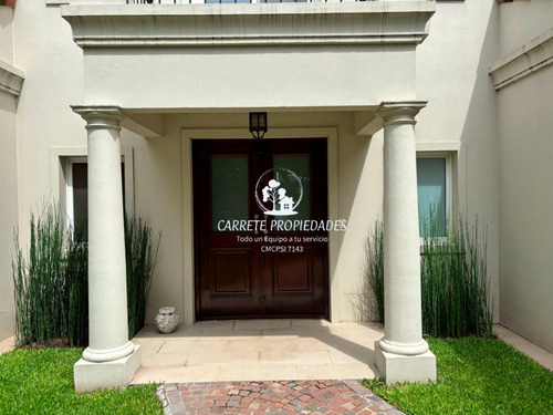 Casa En Venta Los Jazmines De 3 Dormitorios Y Dependencia. Pilar Del Este.