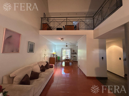 Venta De Casa 5 Ambientes Con Cochera En Don Bosco