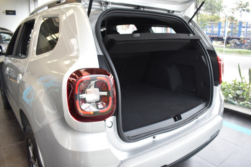 Imagen 6 de 15 de Renault Duster Iconic 4x4