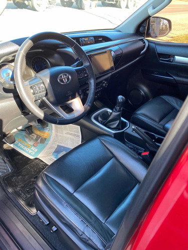 Imagen 6 de 13 de Toyota Hilux 2.8 Cd Srv Pack 177cv 4x2 2017