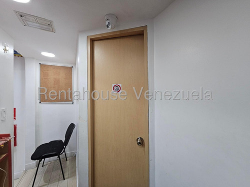 Estupenda Local Comercial En Venta En Manzanares. Mls# 25-12200 Zr