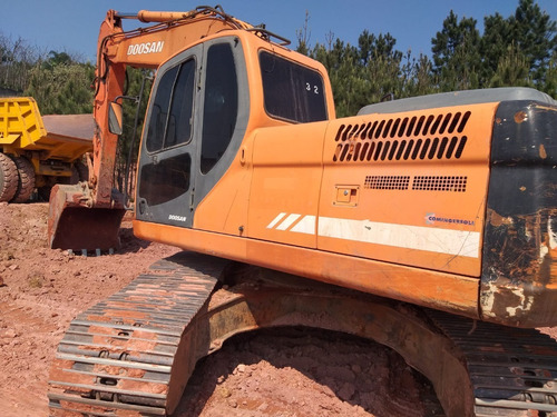 Imagem 2 de 13 de Escavadeira Doosan Dx 225 Ano 2011 14.000 Horas Unico Dono.