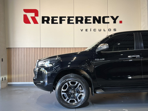 Toyota Hilux 2.8 D-4D TURBO DIESEL CD SRX 4X4 AUTOMÁTICO
