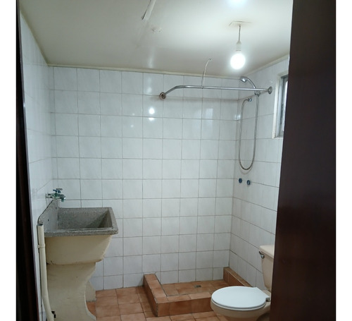 Casa De Un Piso Aislada, 3 Dormitorios Closets, 2 Baño, Ampl