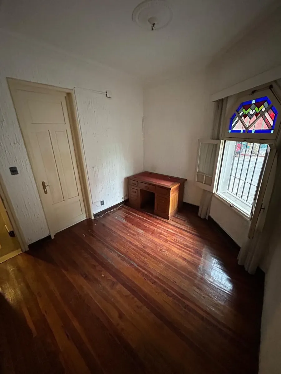 Dueño Directo Apartamento Tipo Casita Con Entrada Independiente En Cordón Tres Dormitorios · Foto 4