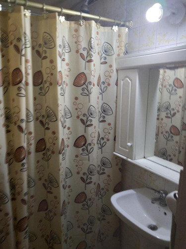 Imagen 13 de 21 de Casa De 5 Ambientes En 2 Plantas A Refaccionar En Muy Buena Zona De Olivos .