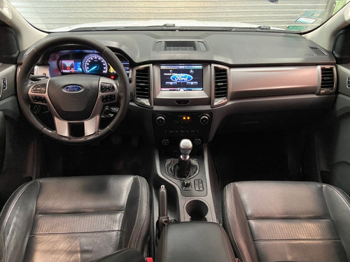 Imagen 9 de 16 de Ford Ranger Limited Mt 4x4 3.2 2016