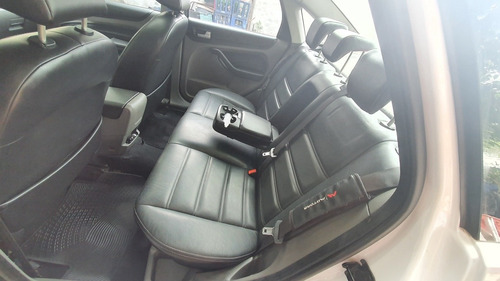 Ford Focus Ghia At Full