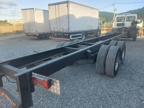 Imagem 10 de 15 de Ford Cargo 1215 Truck Chassis