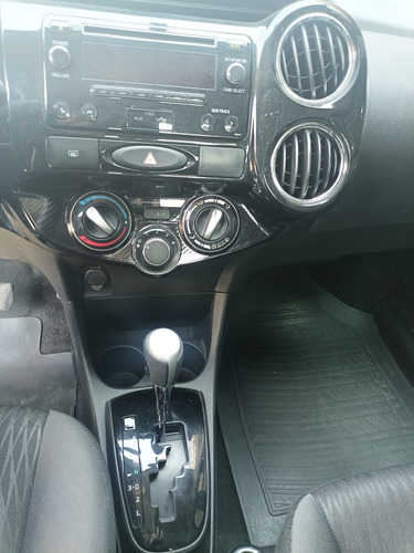 Toyota Etios Sedán 1.5 X Plus 16v Aut. 4p