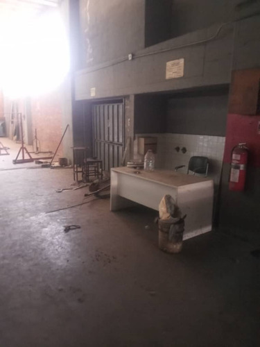 (#7001) Piso Industrial De 1.780 M2 En Caricuao