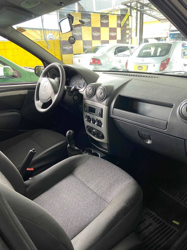 Imagem 7 de 10 de Renault Logan 2008 1.0 16v Expression Hi-flex 4p