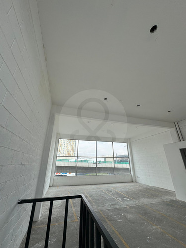 Edificio En Venta En Viveros De La Loma
