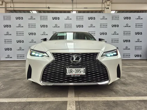 Lexus IS 4p 300 Premium L4/2.0/T Aut