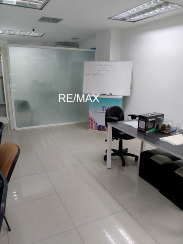 Vendo Comodo Local Comercial En El Centro Comercial Oasis Center. Guatire
