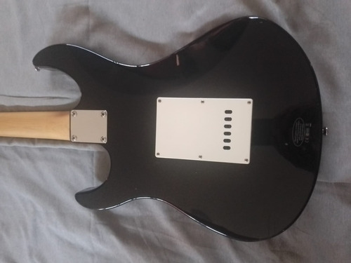 Guitarra Electrica Yamaha Modelo Eg 112c (Usado)