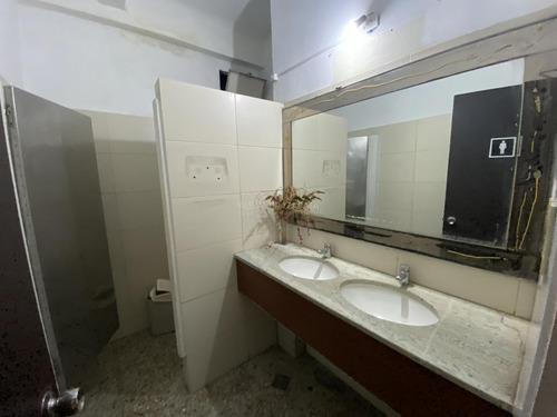 Venta Gran Local Comercial Con Renta!! Plaza Independencia