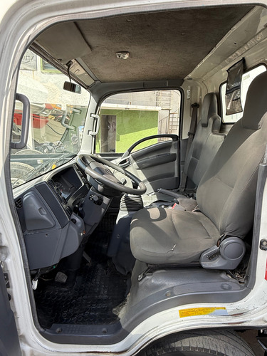 Isuzu Elf 300 Modelo 2010
