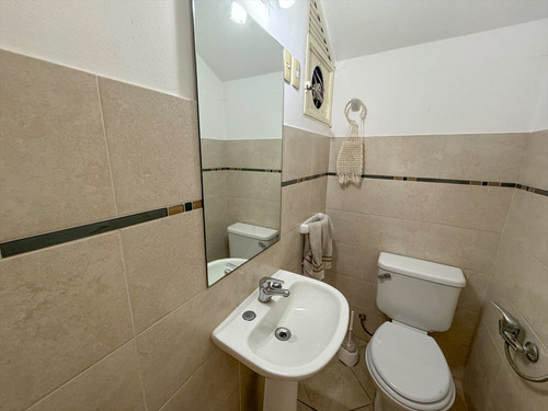 Casa De 3 Dormitorios + Escritorio Y Garaje En Cordón