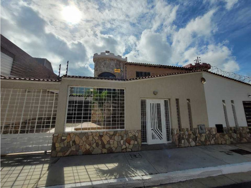Casa En Venta Mañongo Aa-5390704
