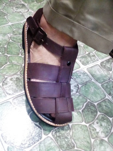Imagen 2 de 4 de Sandalias De Cuero