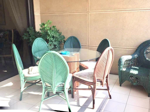 Increíble Y Amplio, Ubicado En Elegante Edificio En Vitacura