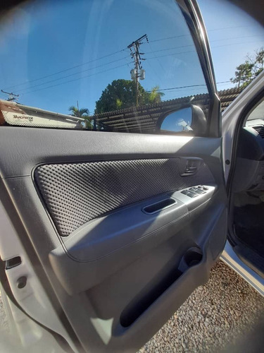 Imagen 8 de 10 de Toyota Hilux Kavak