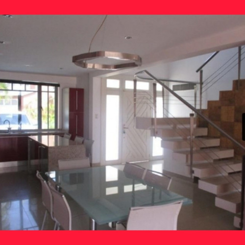Imagen 3 de 14 de Town House En Majestic Place