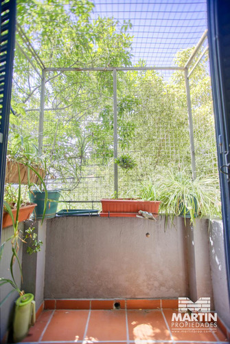 Casa Antigüa Totalmente Reciclada, 4 Ambientes, Depend, Patio. Excelente Ubicación.