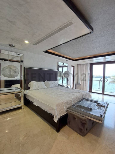 Villa En Alquiler