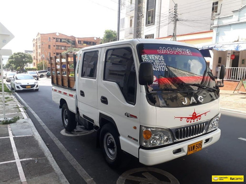 Jac 10-35 Estacas 4x2