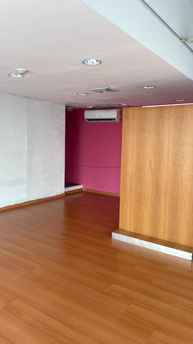 Yuraima Segura Vende Local Comercial C.c. La Galería Urb. Camoruco Valencia Estado Carabobo