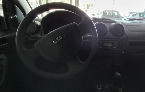 Imagen 6 de 9 de Ford Fiesta Ambiente Plus 5p
