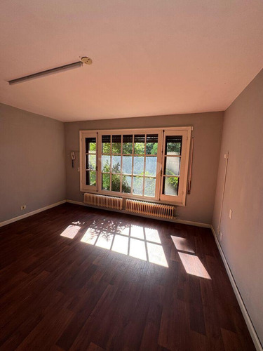 Venta Y Alquiler Casa Carrasco Sur. Proximo A Arocena. Ideal Empresa. 6 Dormitorios. Servicio. Coche
