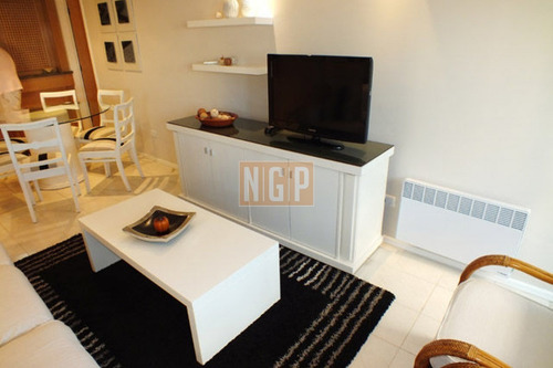 Divino Impecable Con Servicios- Ref: 14439