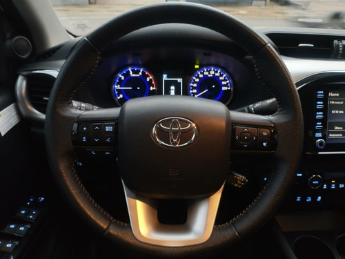 Imagem 6 de 13 de Toyota Hilux Hilux 2.8 Srv 4x4 Diesel