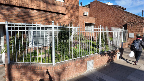 Casa Chalet En Venta - Moreno